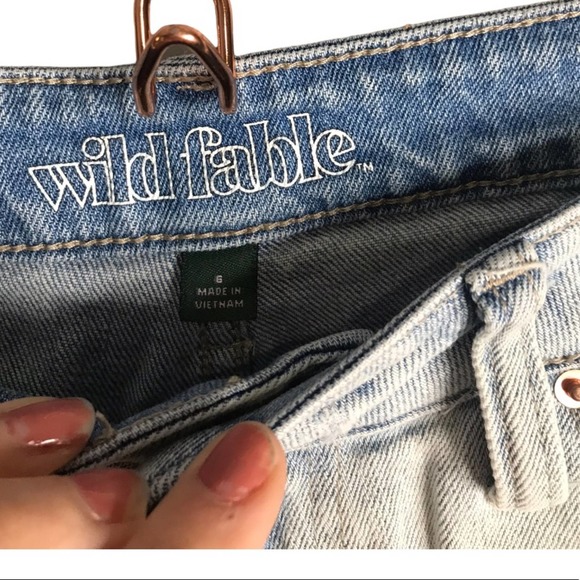 Wild Fable | High Rise Mom Jeans Light Wash Distressed Fringe Denim Jeans - Picture 5 of 9